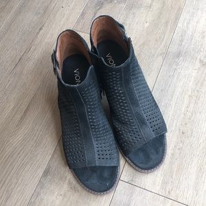 Vionic booties